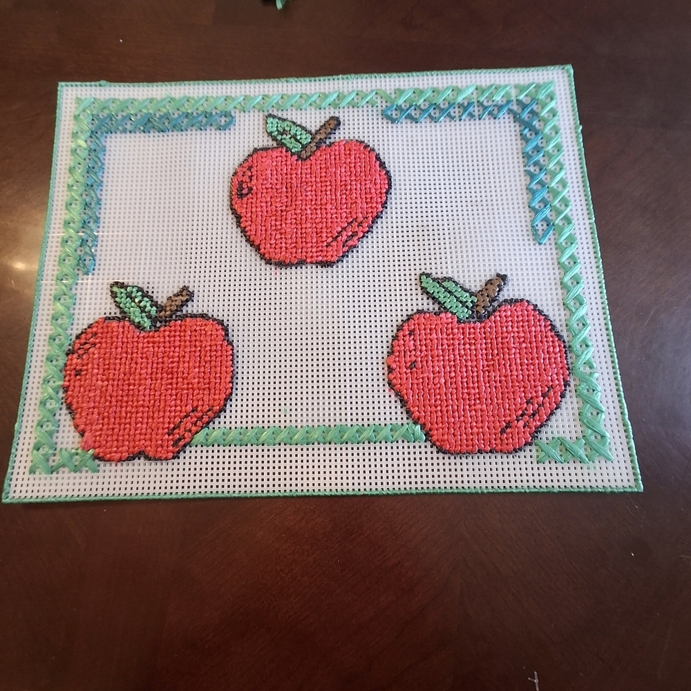 Handmade Red Apples Needlepoint Plastic Canvas   Size 16.5" x 13" - Picture 7 of 11